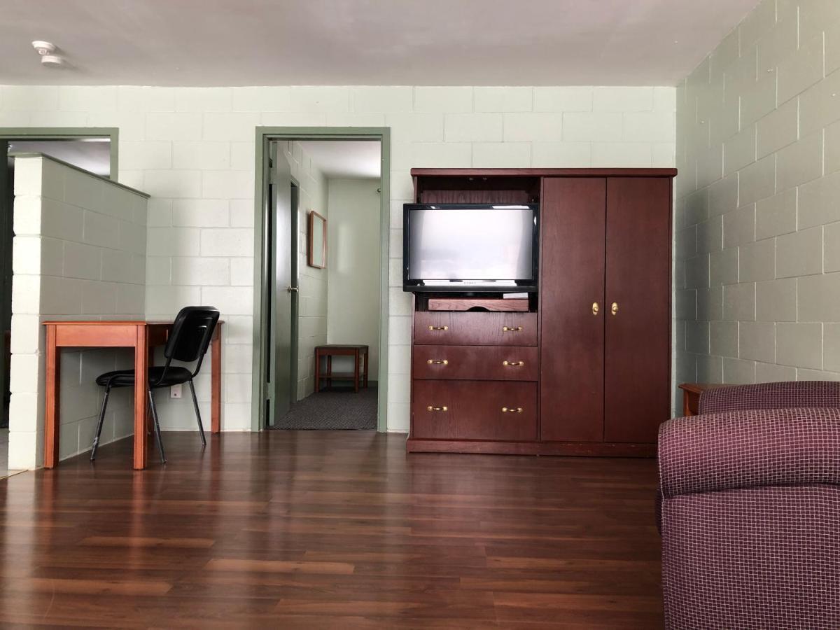 Chimo Motel Cochrane Zewnętrze zdjęcie
