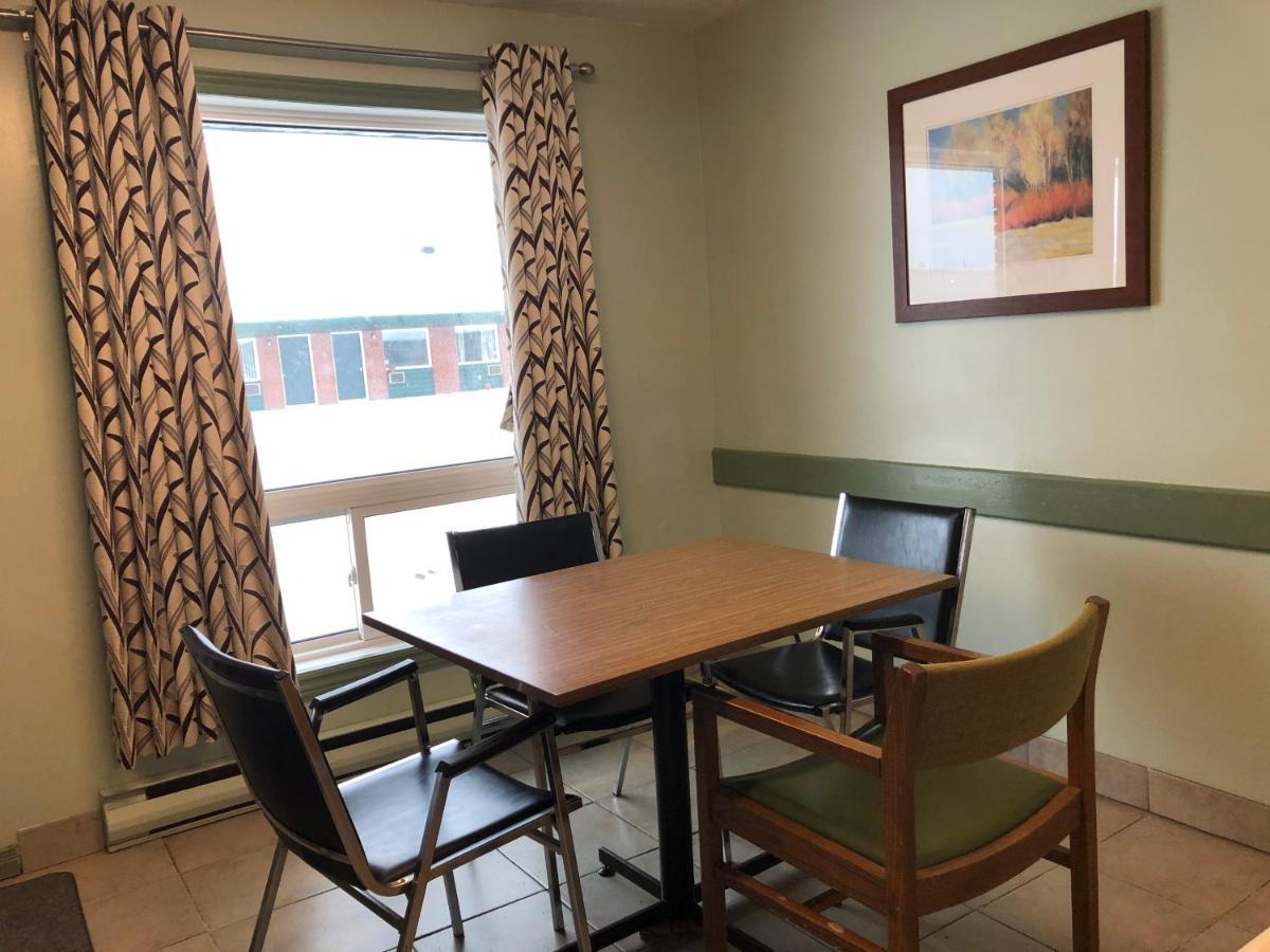 Chimo Motel Cochrane Zewnętrze zdjęcie