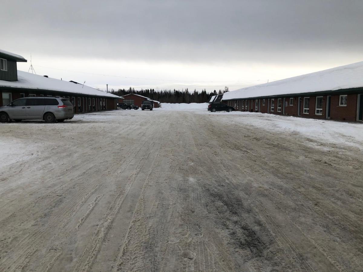 Chimo Motel Cochrane Zewnętrze zdjęcie